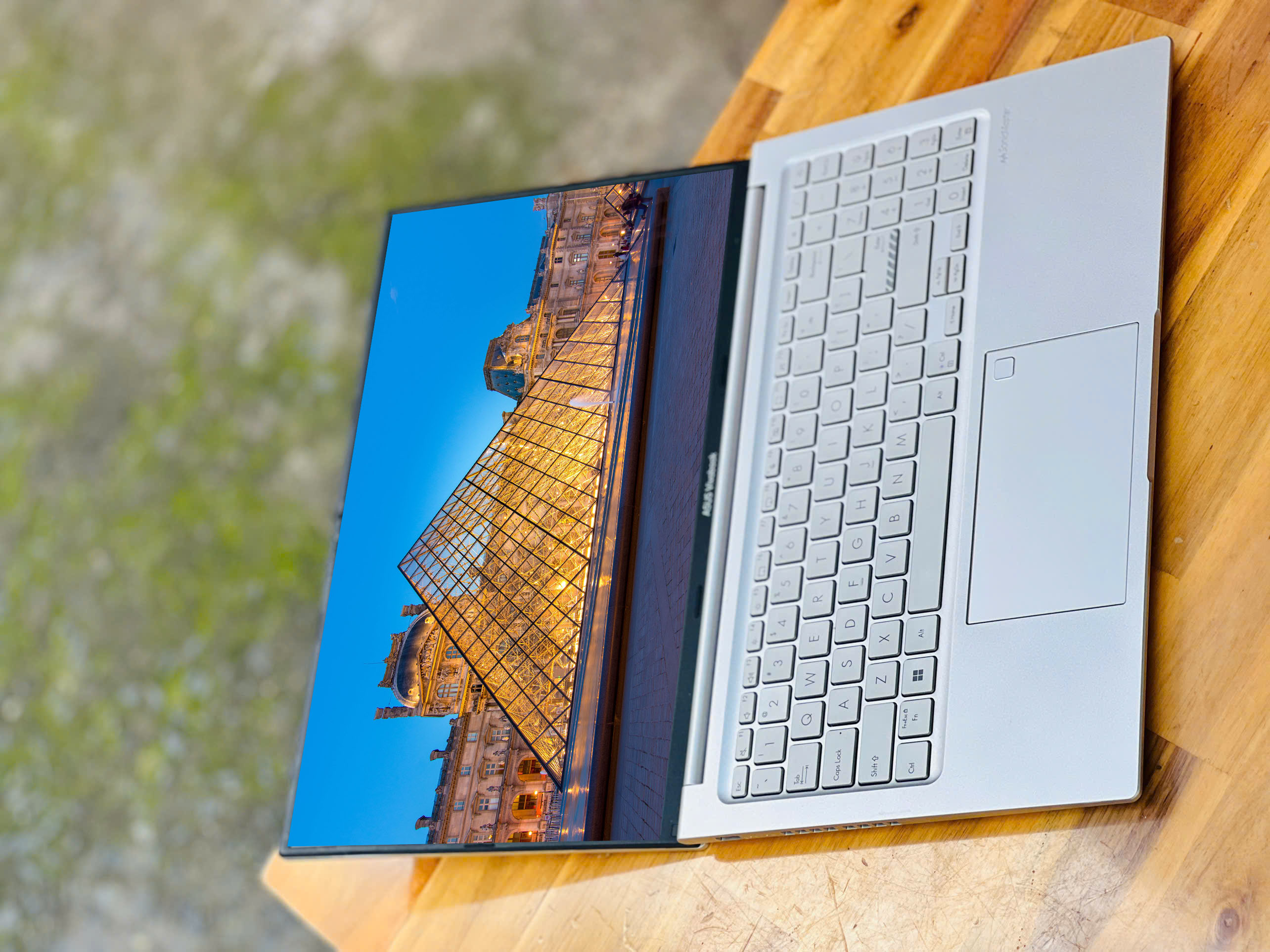 ASUS VIVOBOOK M1503QA RYZEN 5 5600H RAM 16G SSD 512G 15IN MÀU BẠC CHUYÊN LẬP TRÌNH KẾ TOÁN GIÁ RẺ1