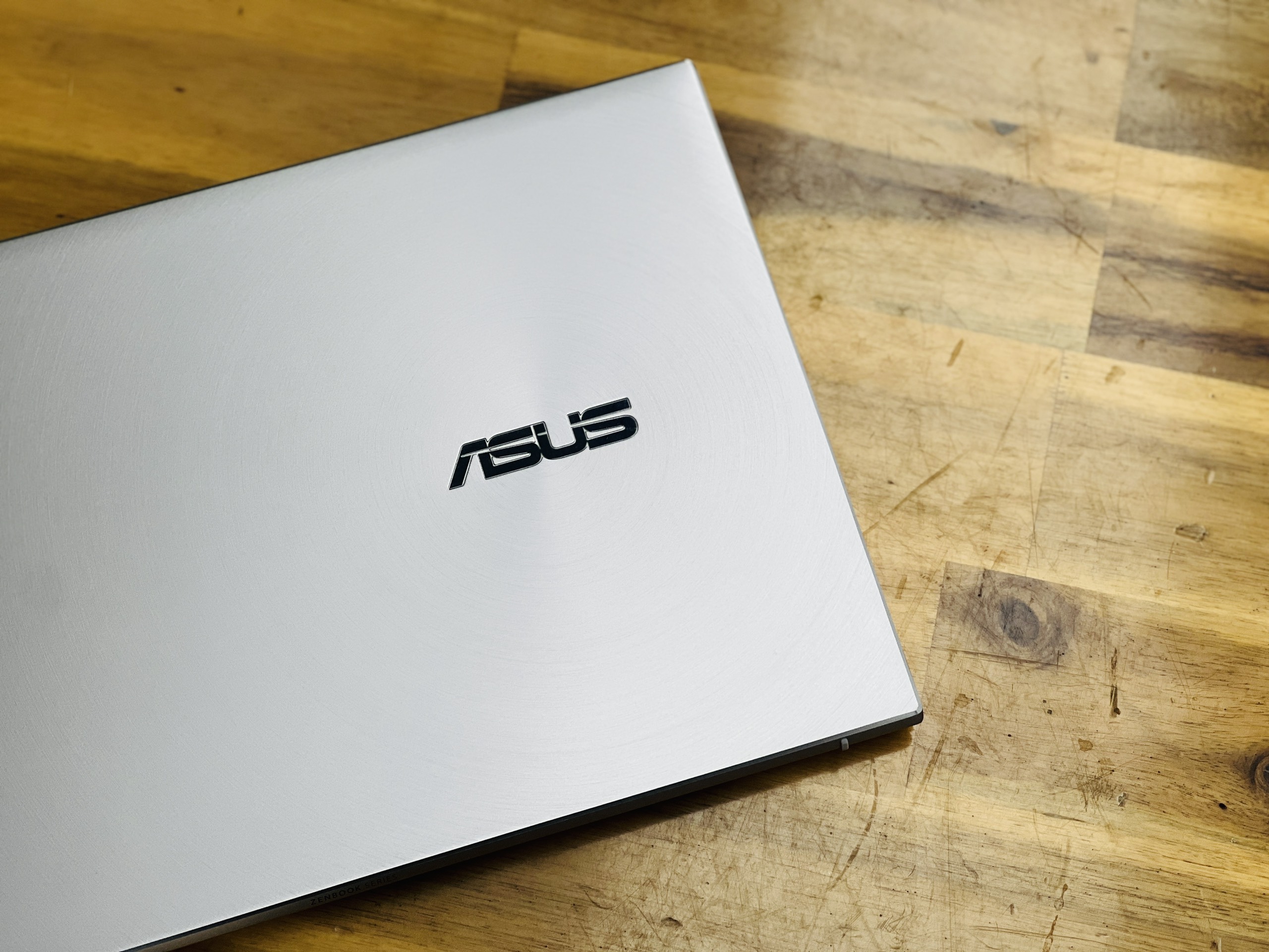 Asus Zenbook UX425EA i5 1135G7 Gen 11/ Ram8G/ SSD512/ Full HD/ Tràn Viền/ Siêu Mỏng/ Vỏ Nhôm/ Giá rẻ2