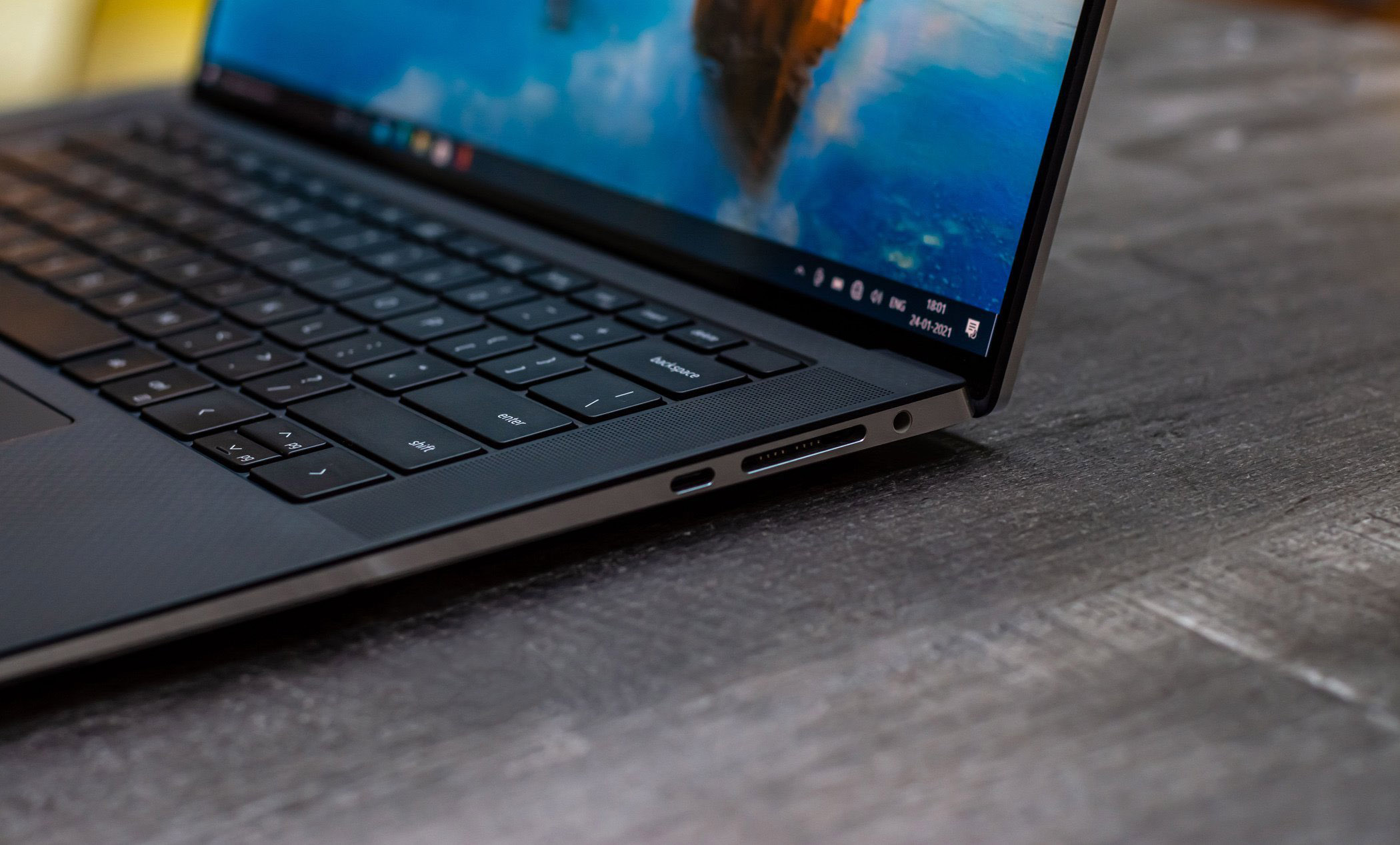 Dell XPS 15 9500 I7 10750H/ 16GB/ SSD 512GB/ Full HD GTX 1650TI 4GB/ Laptop Chuyên Đồ Họa/ Giá rẻ4