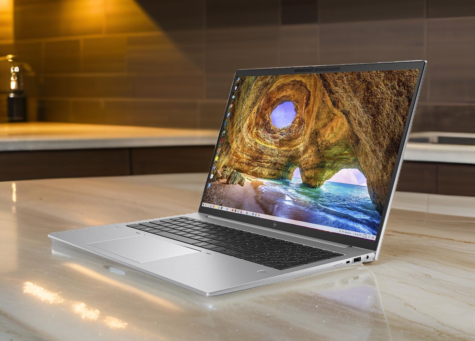 HP ZBook Firefly 16 G10 i7 1355U RAM 16GB SSD 512GB 16inch FHD+ NVIDIA RTX A500 4GB 20234
