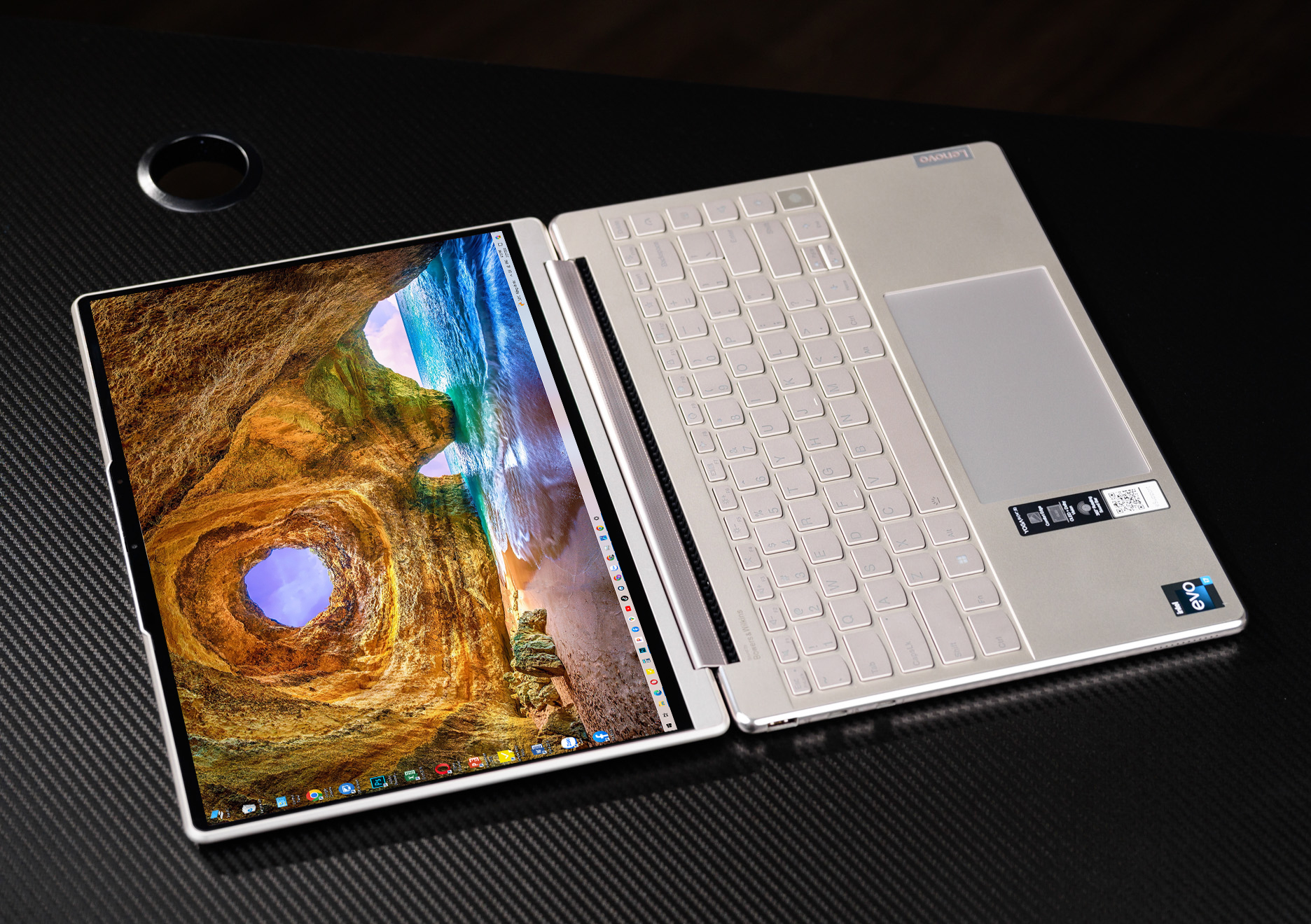 Lenovo Yoga 9i Gen 8 i7 1360P RAM 16GB SSD 1TB 14inch 2.8K Oled Cảm Ứng 20233