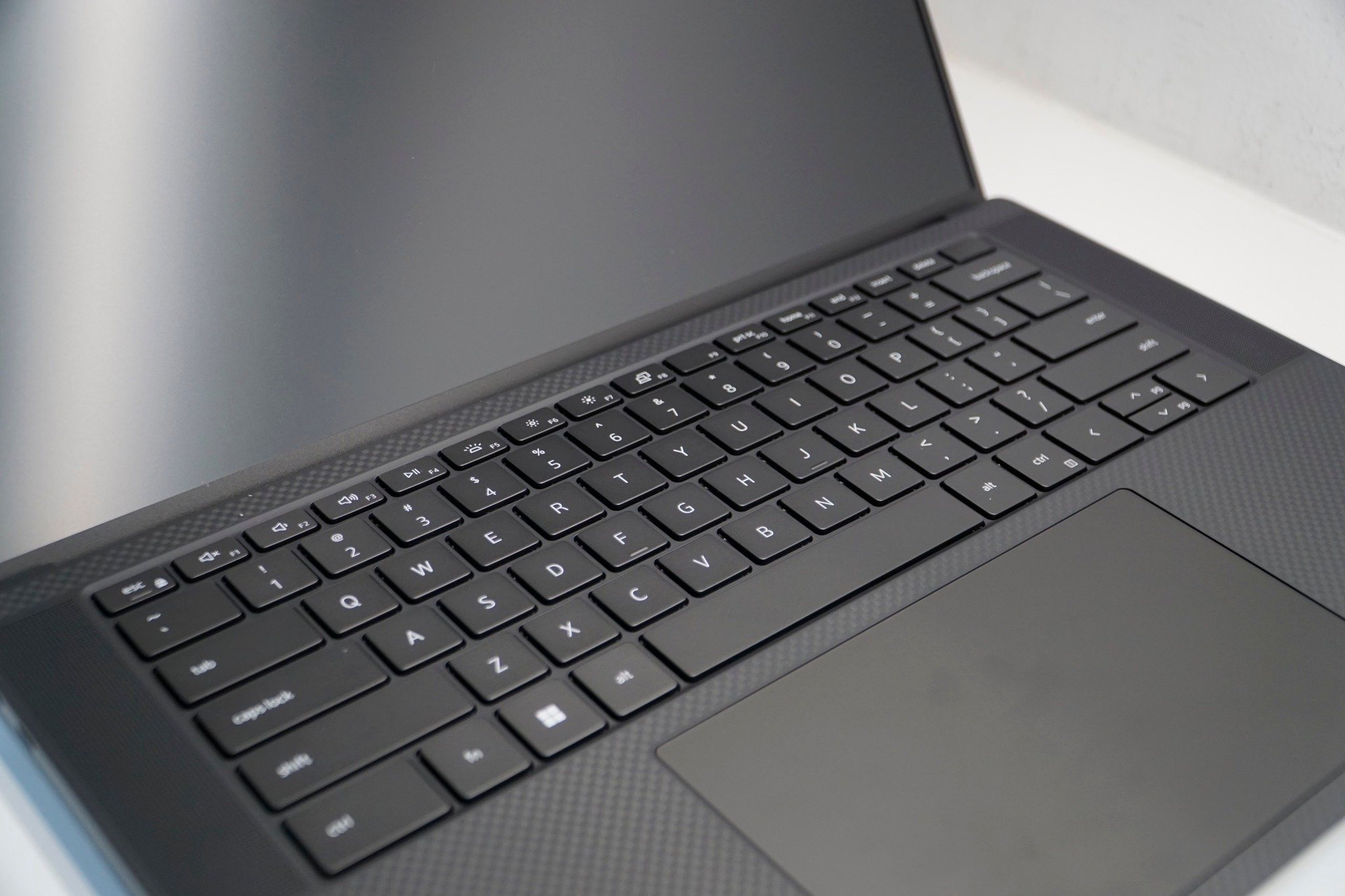 Dell Precision 5570 i7 12800H/ Ram 32G/ SSD 1000G/ Card Rời RTX A1000/ 15.6inch/ Full HD +/ Chuyên Đồ Họa/ Giá rẻ1