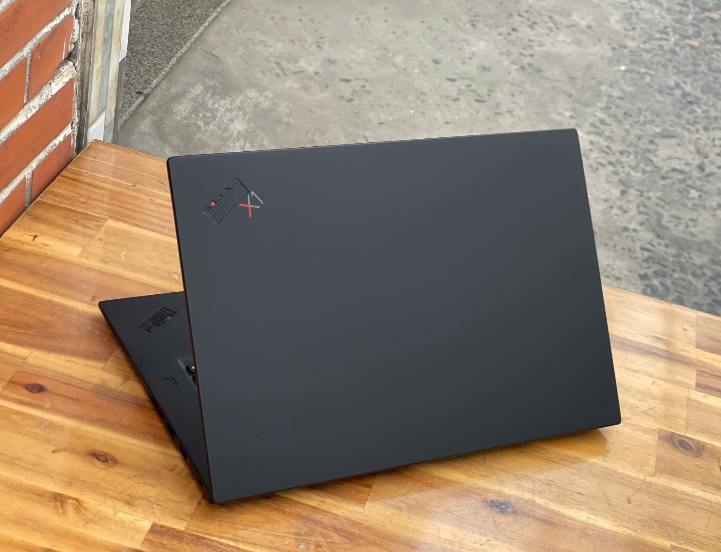 LAPTOP LENOVO THINKPAD X1 EXTREME GEN 3 I7 10850H GTX 1650TI CHUYÊN GAME ĐỒ HỌA GIÁ RẺ1