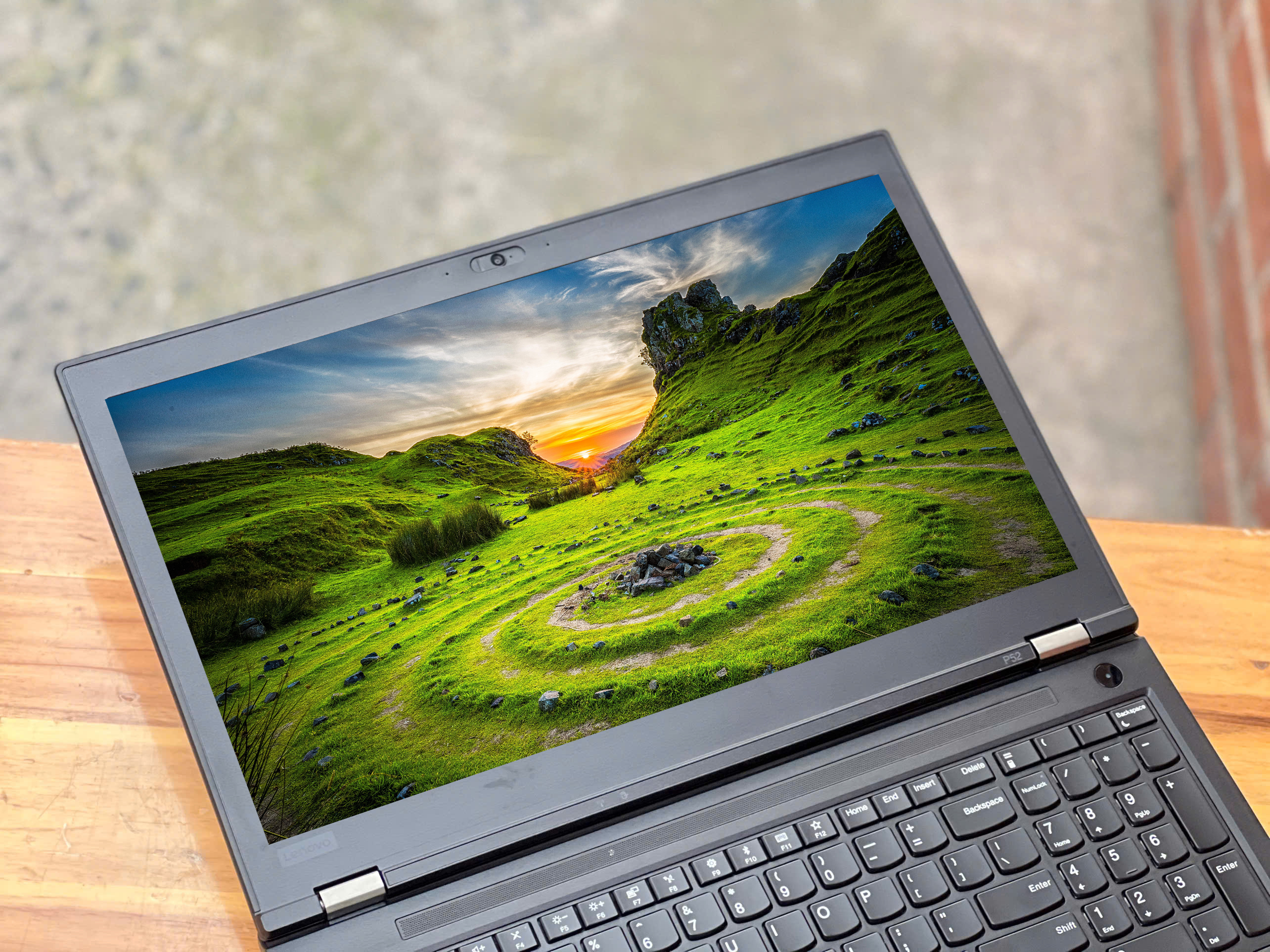LENOVO THINKPAD P52 i7 8850H RAM 16G SSD 15IN MÁY TRẠM ĐỒ HỌA SIÊU BỀN GIÁ RẺ1
