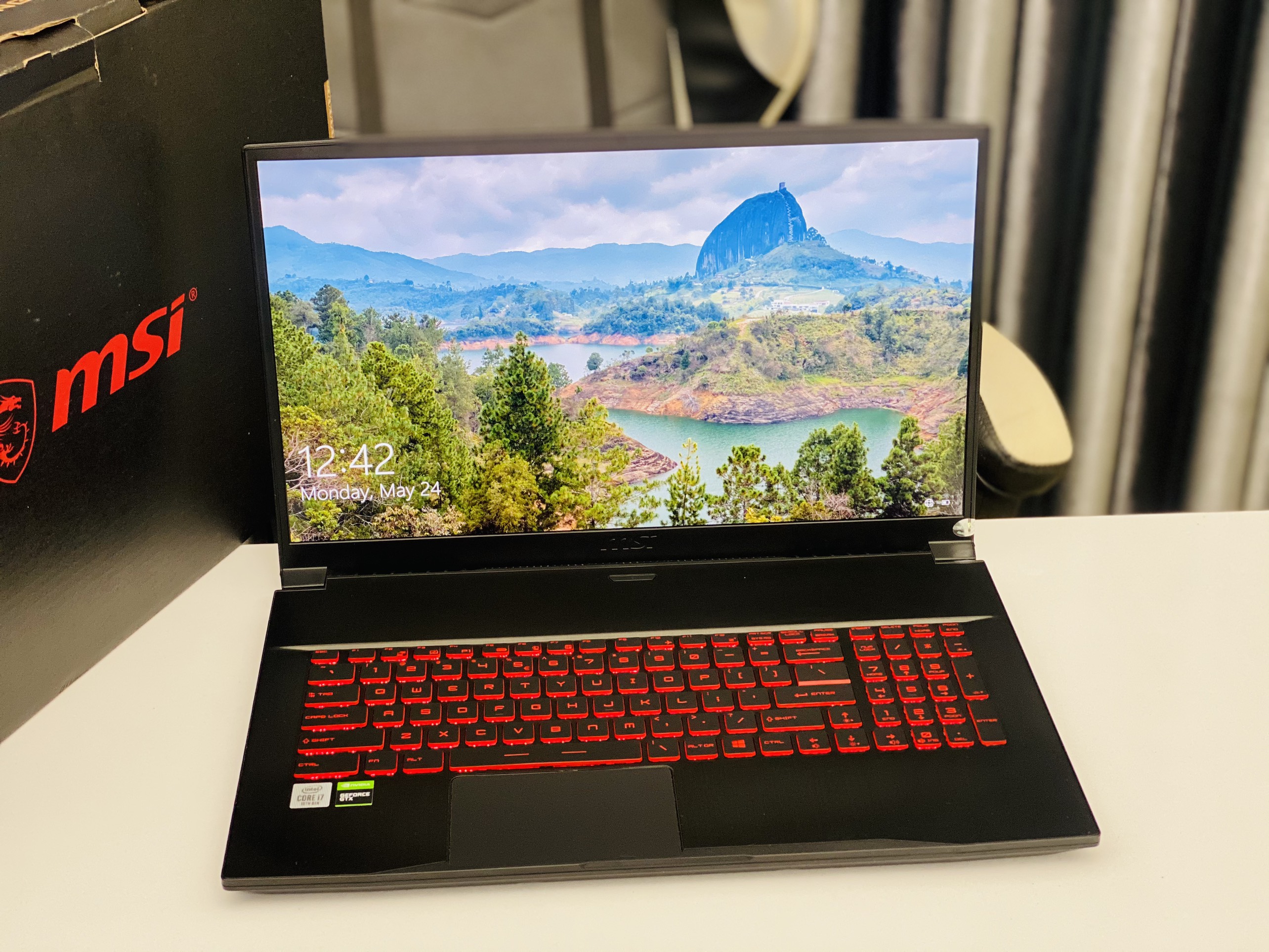 Laptop Gaming MSI GF75 10SCSR / i7 10750H/ 8 - 32G/ SSD512/ GTX1650TI 4G/ 17.3in Full HD/ Viền Mỏng/ Giá rẻ3