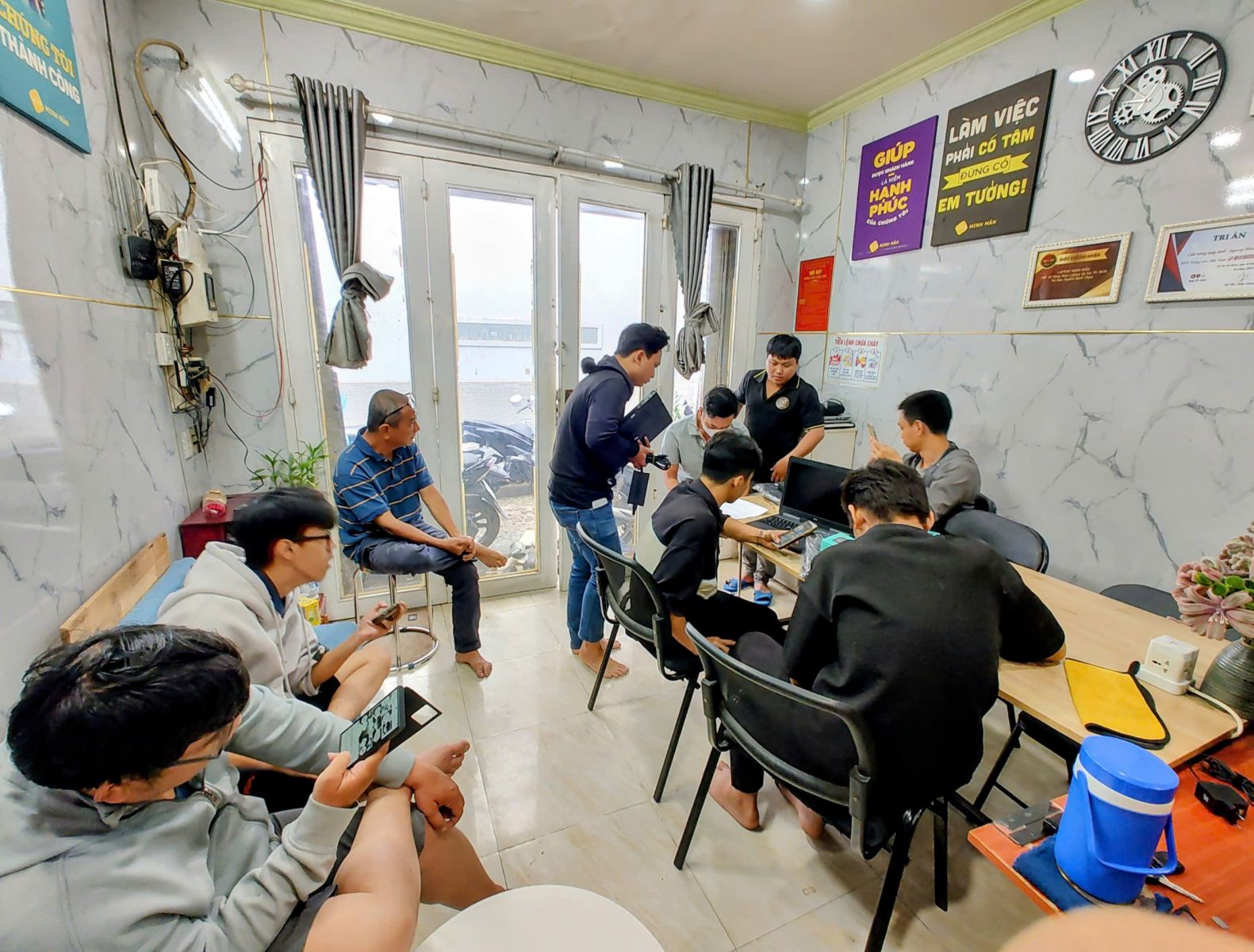 LAPTOP CŨ CHO NGÀNH THƯƠNG MẠI ĐIỆN TỬ