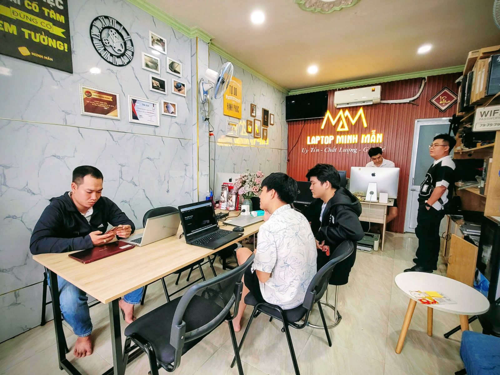 LAPTOP CŨ CHO NGHÀNH MARKETING