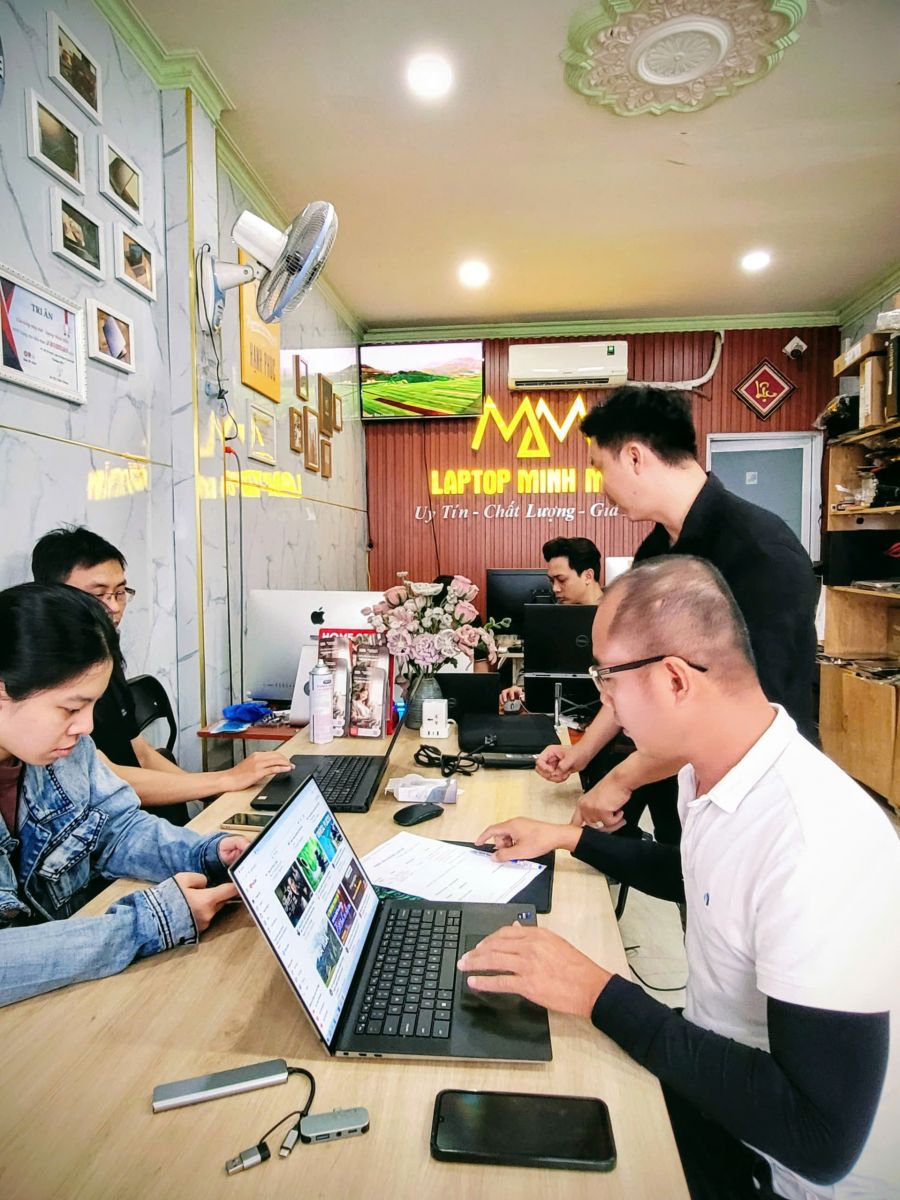 LAPTOP CŨ CHO NGHÀNH MARKETING