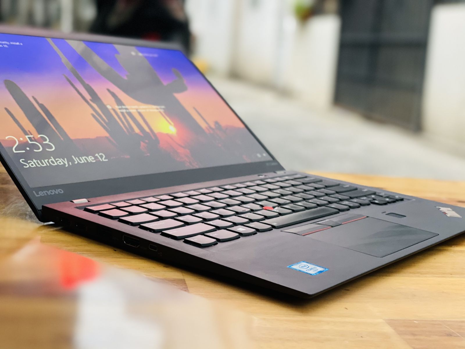 Hình ảnh X1 Carbon Gen 5 i5 giá rẻ 