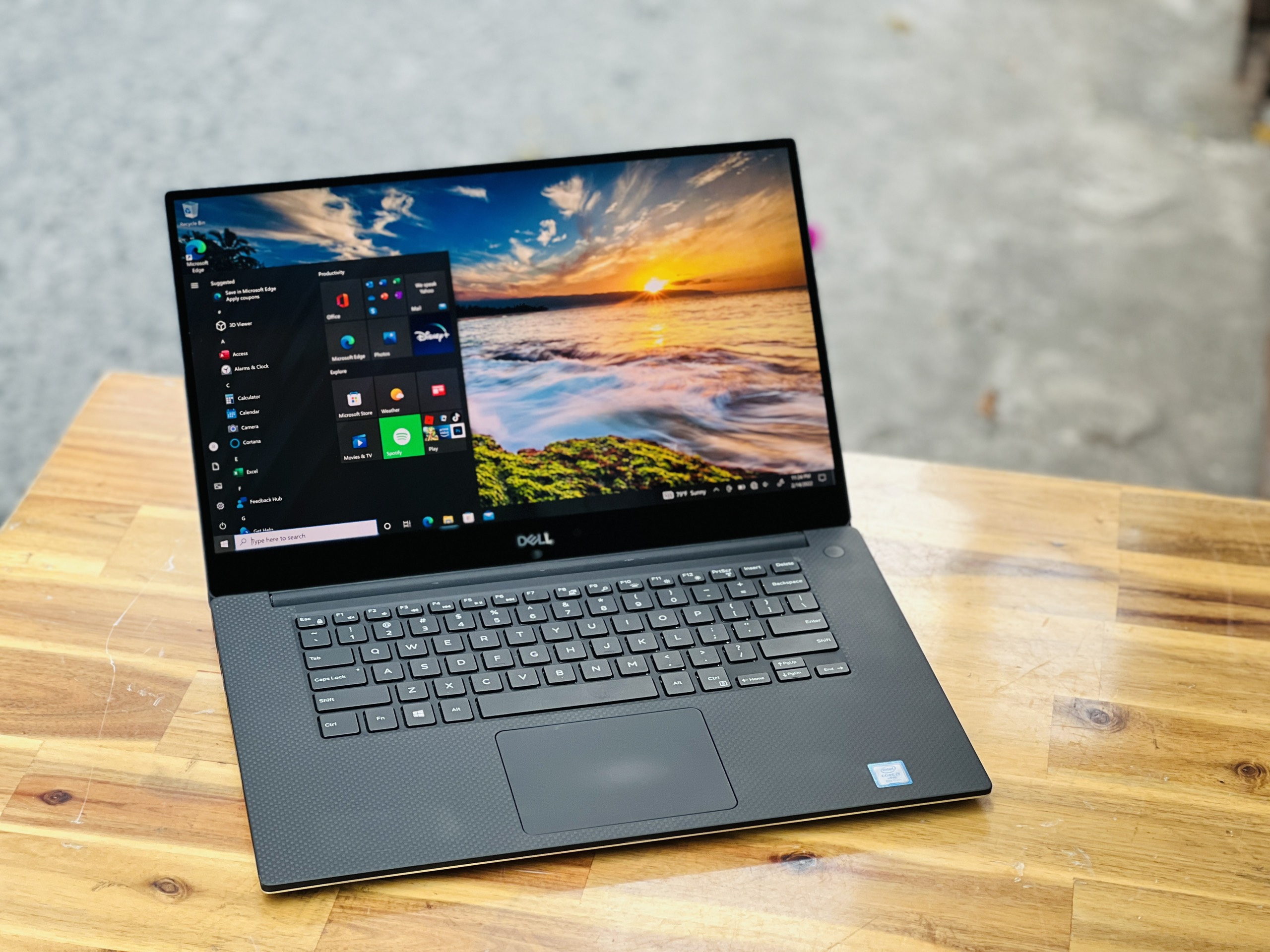Laptop Dell Precision 5530/ I7 8850H 12 CPUS/ RAM 16G/ SSD/ Nvida Quadro/ Tràn Viền/ Full HD - 4K/ Chuyên Reder, 3D, Đồ Họa