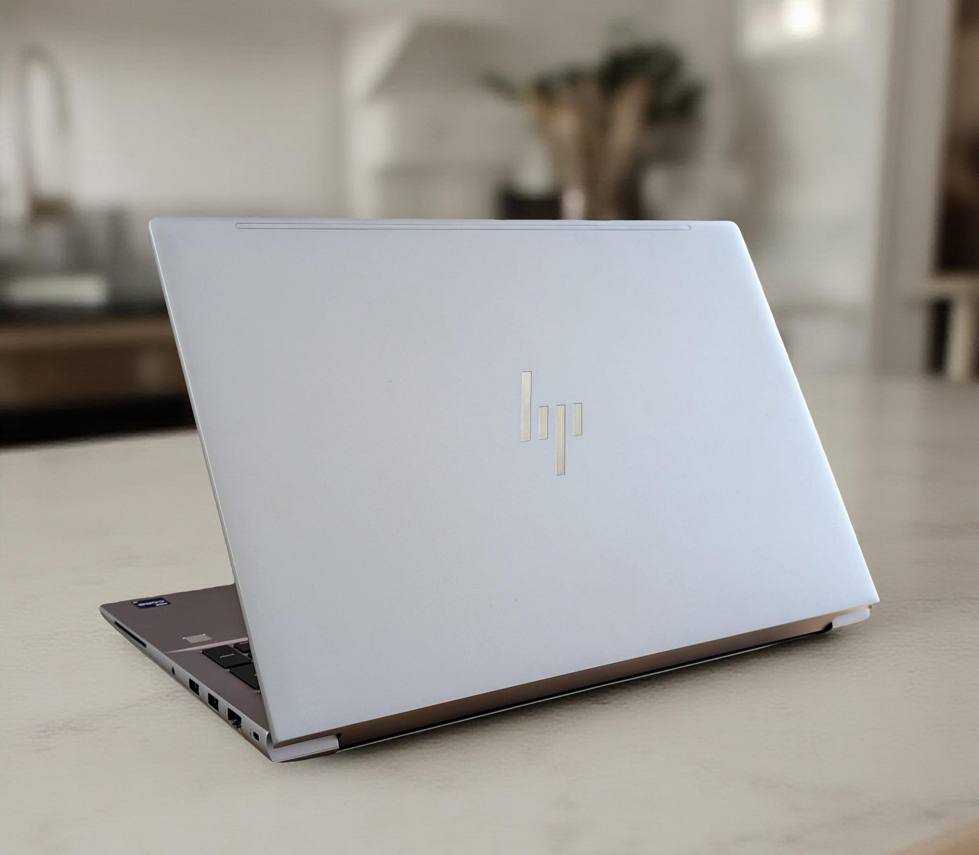 LAPTOP HP ZBOOK FURY 16 G11 CORE i9 14900HX RTX 5000 ADA 16GB 16INCH FHD+ MÁY TRẠM DỰNG PHIM CHUYÊN NGHIỆP